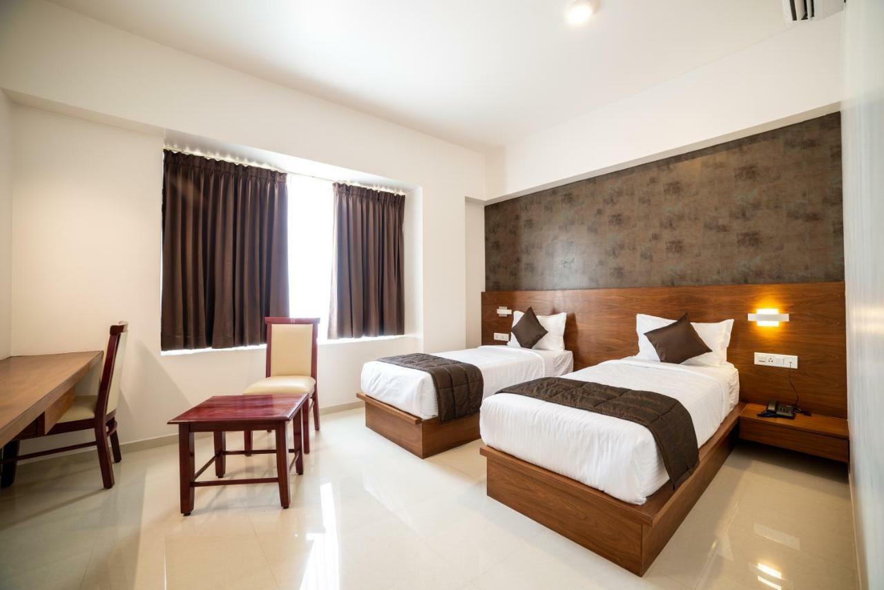 Heritage Inn ไมซอร์ ภายนอก รูปภาพ