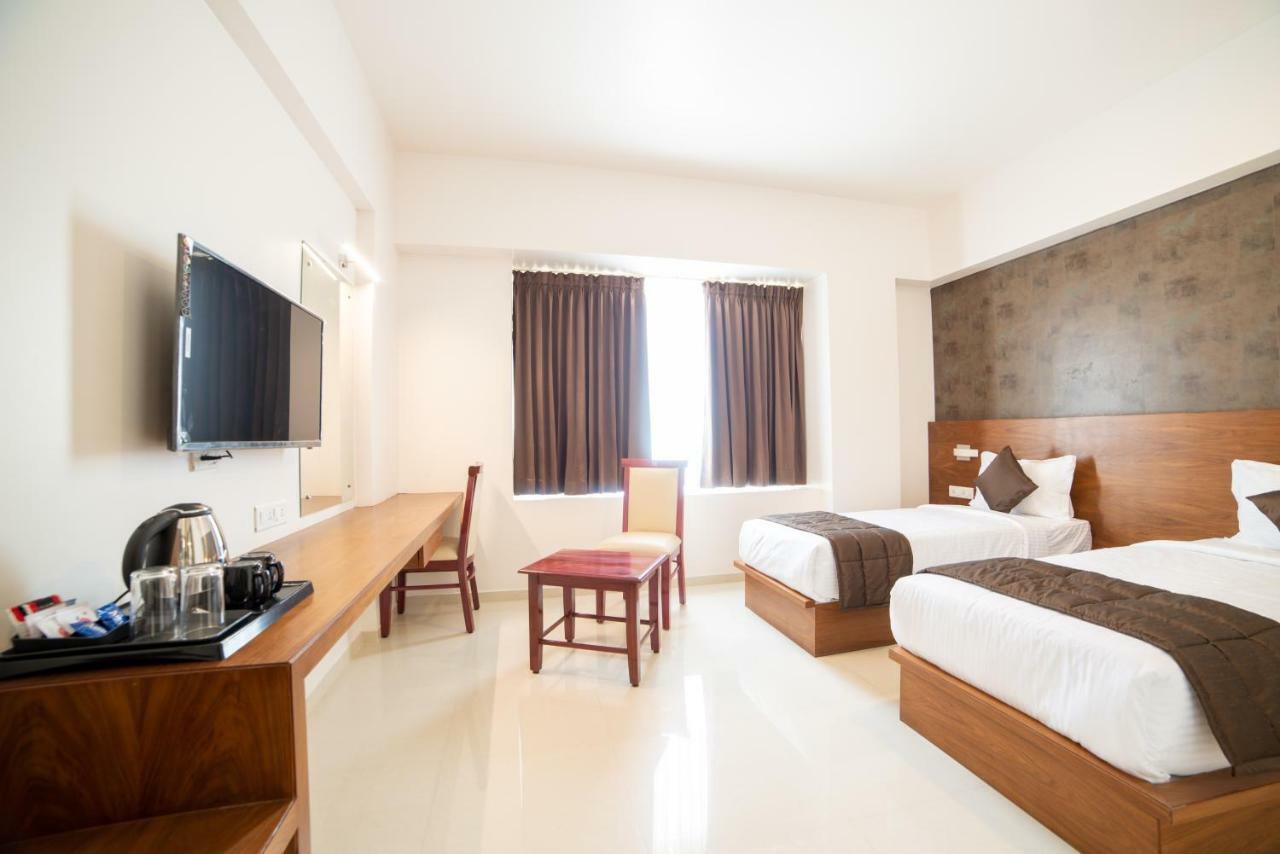 Heritage Inn ไมซอร์ ภายนอก รูปภาพ