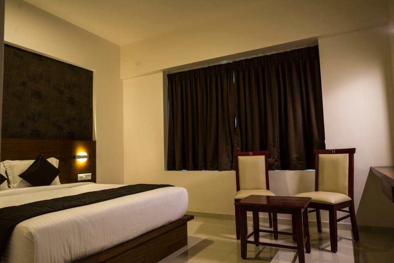 Heritage Inn ไมซอร์ ภายนอก รูปภาพ