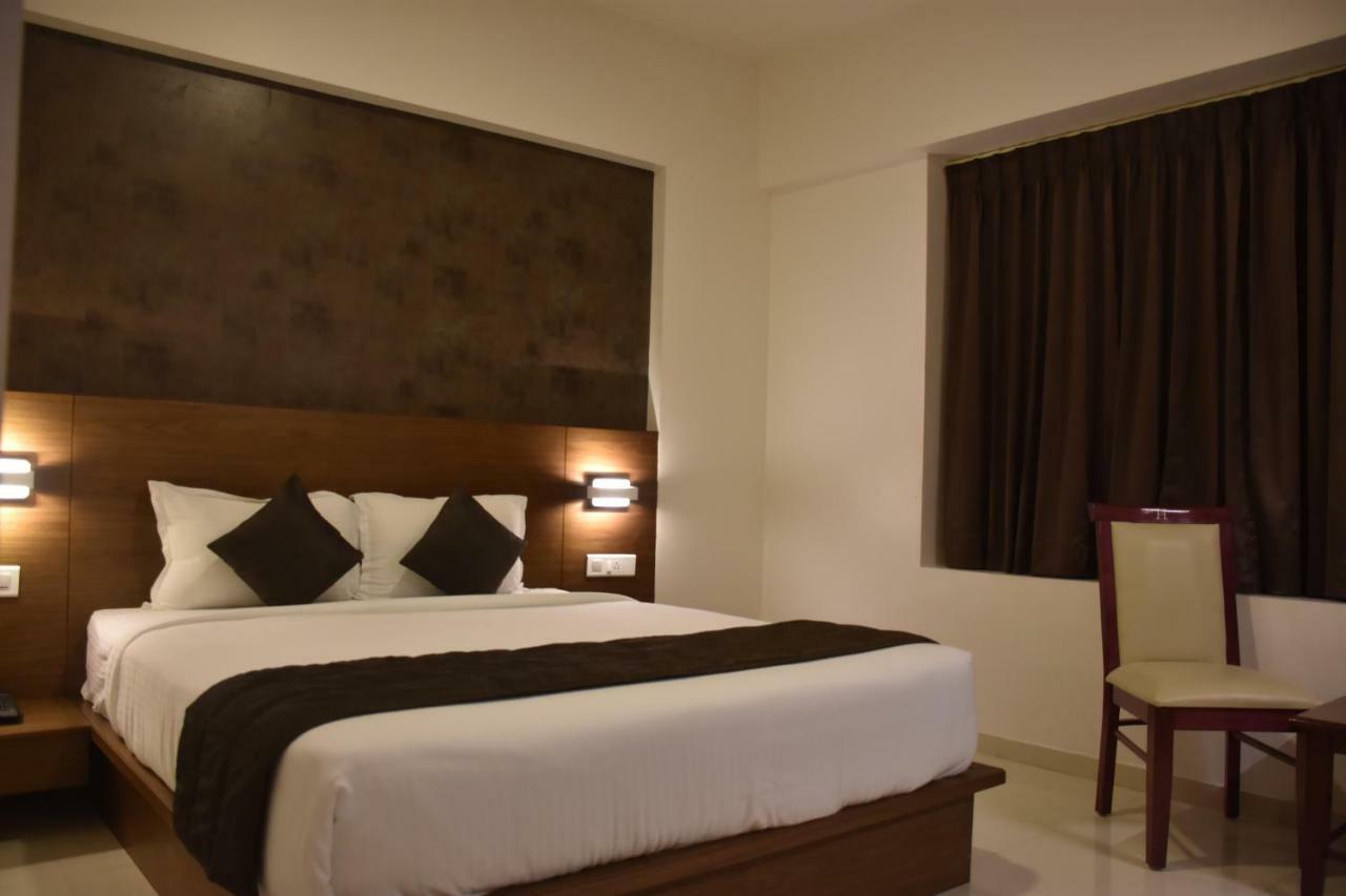 Heritage Inn ไมซอร์ ภายนอก รูปภาพ