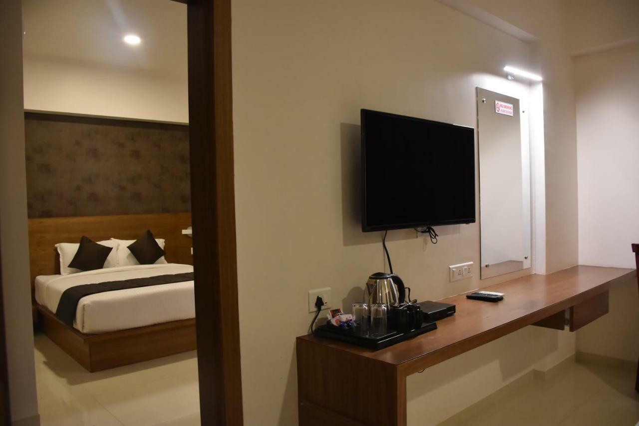 Heritage Inn ไมซอร์ ภายนอก รูปภาพ